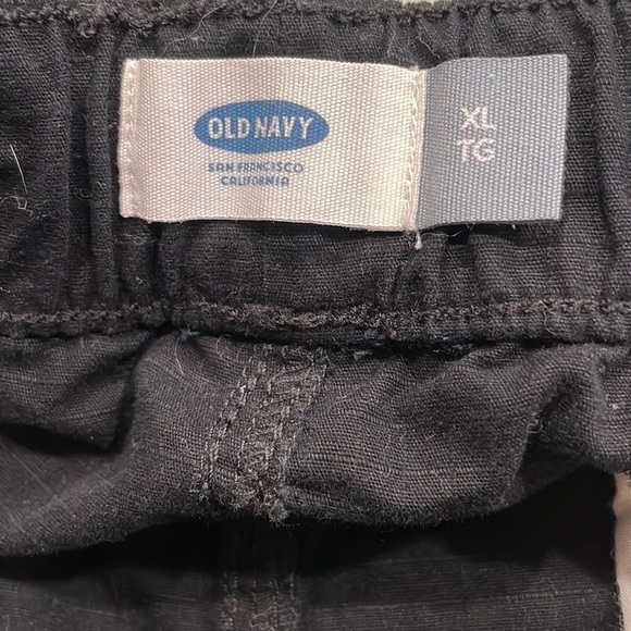 OLD NAVY BLACK SHORTS - Picture 2 of 6